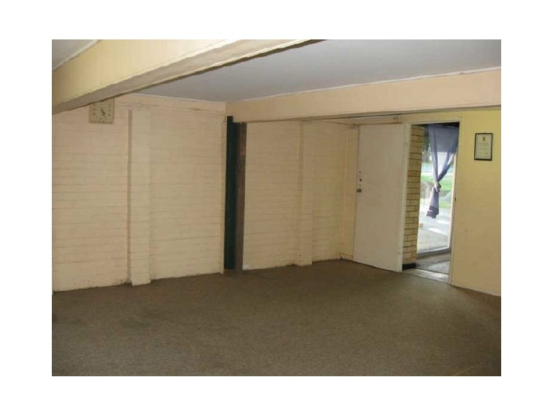 16 Raceview Street, Raceview QLD 4305