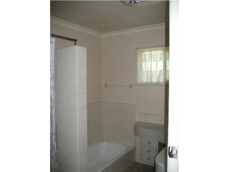39 Cole Street, Silkstone QLD 4304