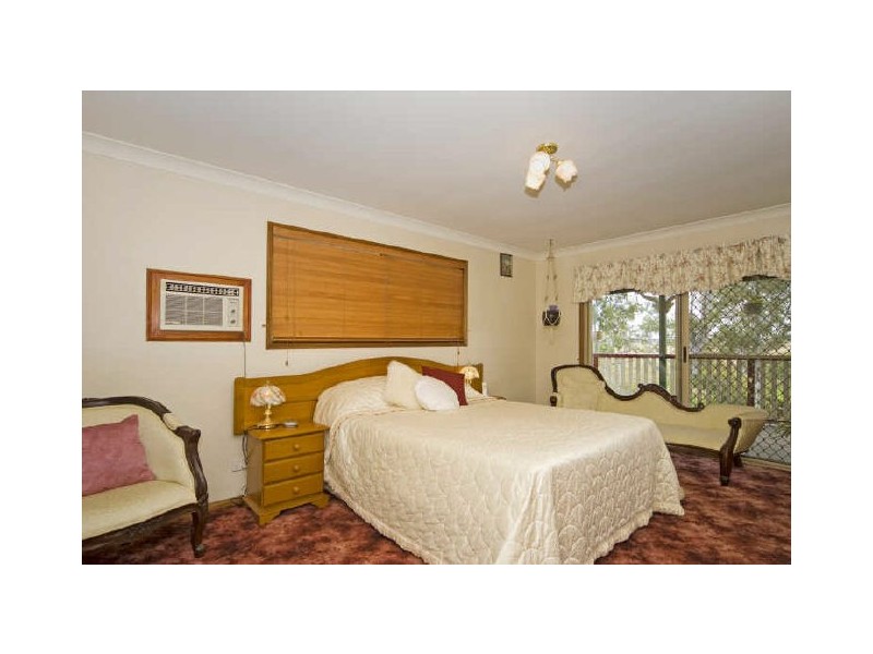 15 Laurel Court, Moores Pocket QLD 4305