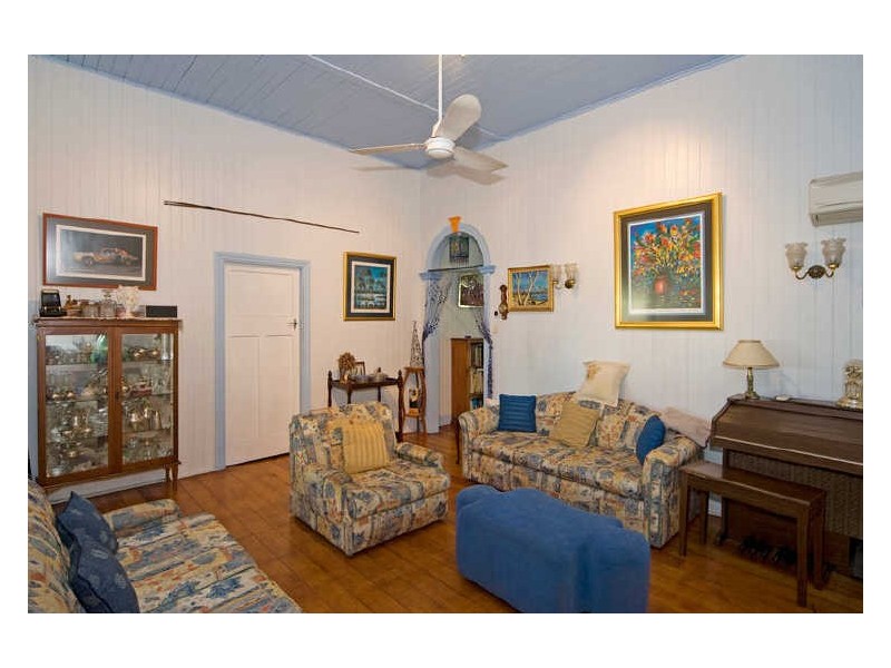 80 Glebe Road, Newtown QLD 4305