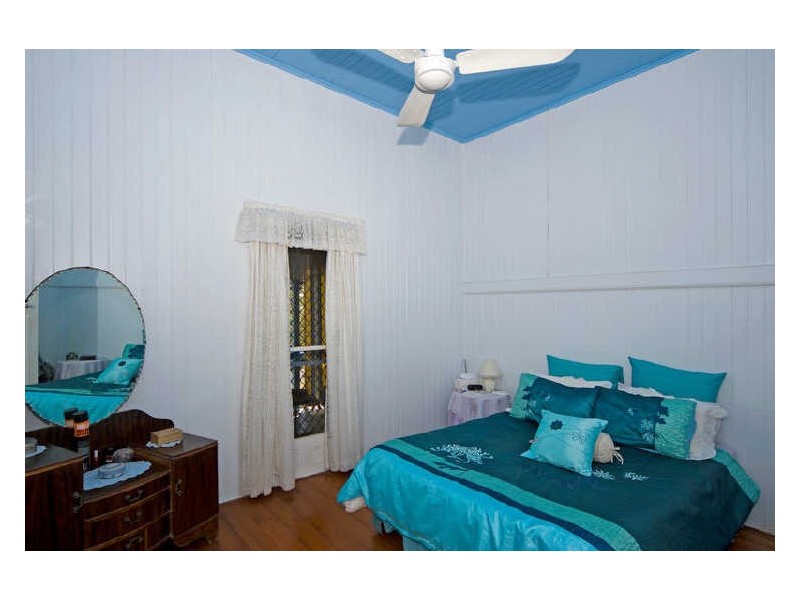 80 Glebe Road, Newtown QLD 4305