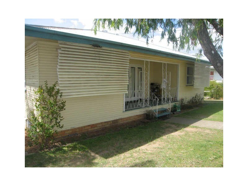 29 Blaxland Street, Eastern Heights QLD 4305