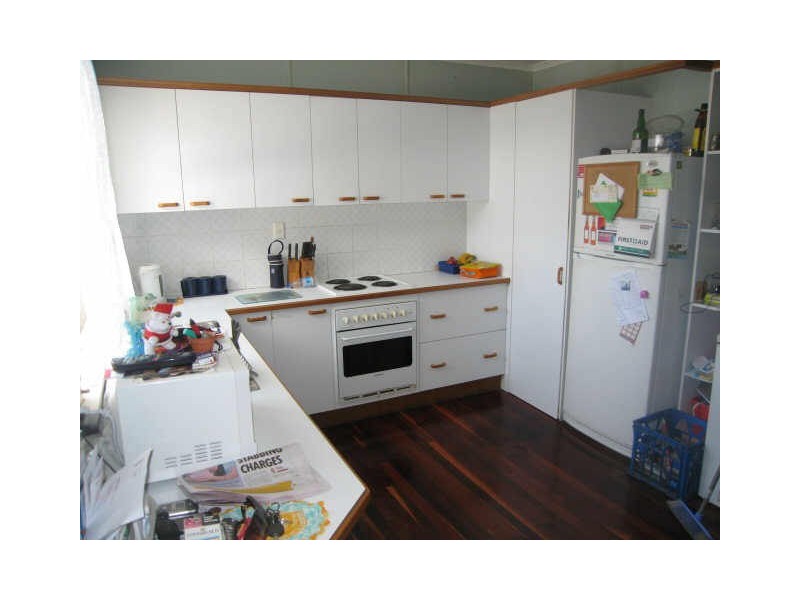 29 Blaxland Street, Eastern Heights QLD 4305