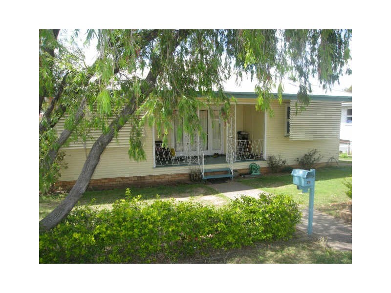 29 Blaxland Street, Eastern Heights QLD 4305