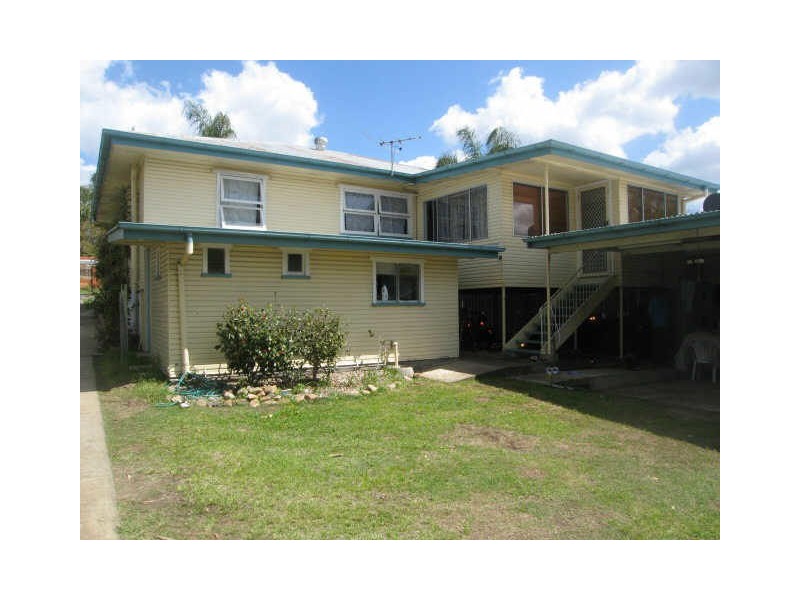 29 Blaxland Street, Eastern Heights QLD 4305