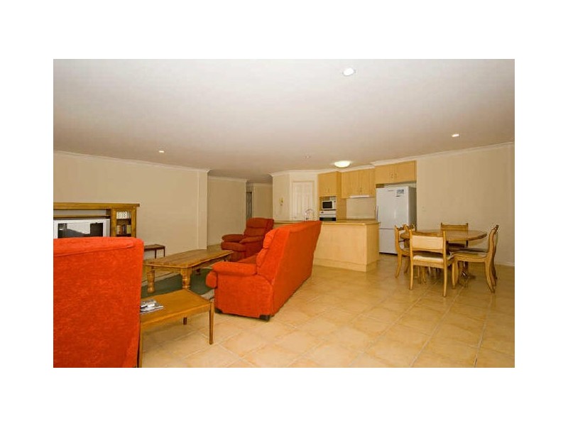 128 Kensington Drive, Flinders View QLD 4305