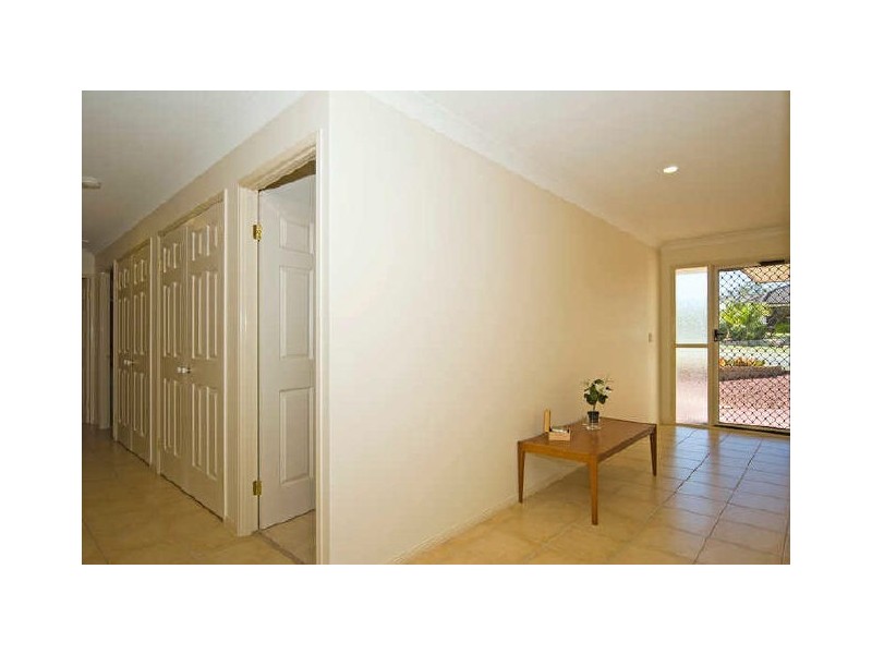 128 Kensington Drive, Flinders View QLD 4305