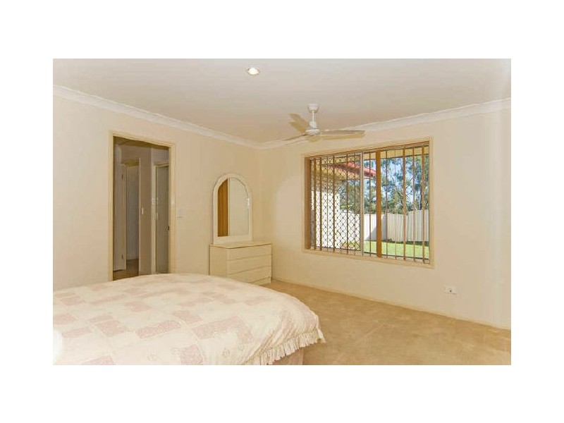 128 Kensington Drive, Flinders View QLD 4305