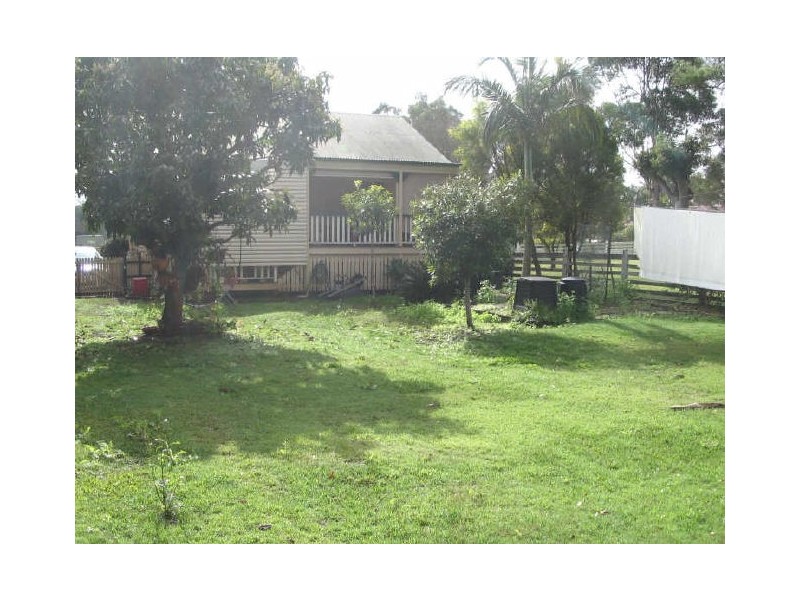 3 Lamont Street, North Booval QLD 4304