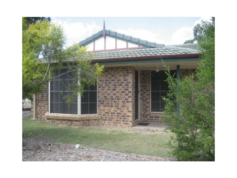 11/2 Elms Street, Bundamba QLD 4304