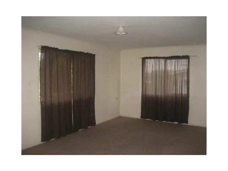 101 Robertson Road, Raceview QLD 4305