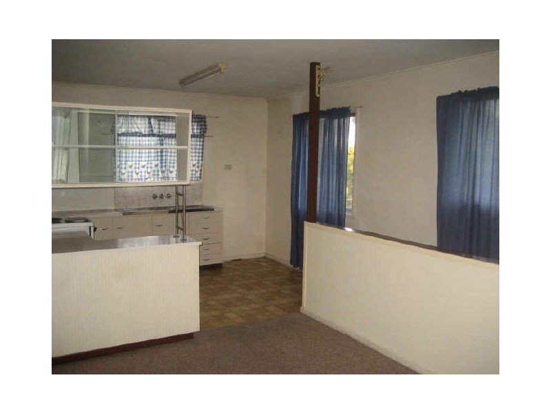 101 Robertson Road, Raceview QLD 4305