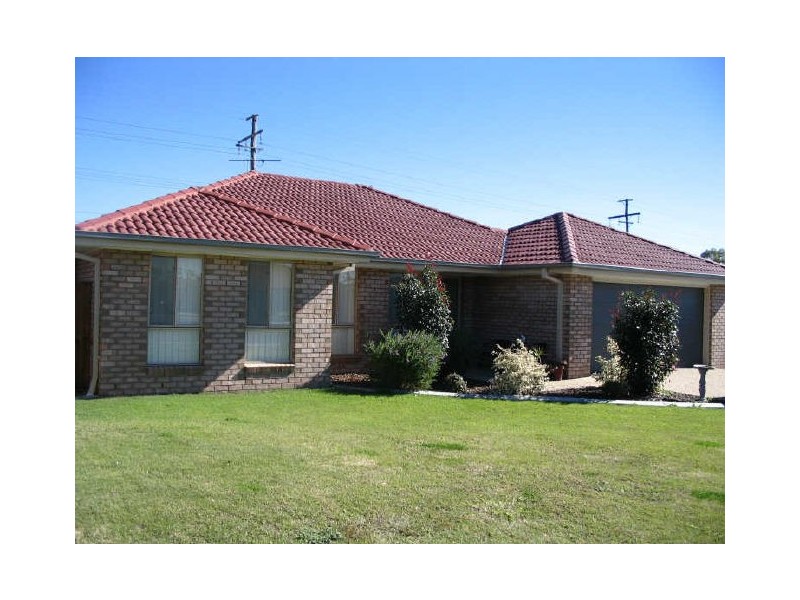 33 Banksia Drive, Raceview QLD 4305