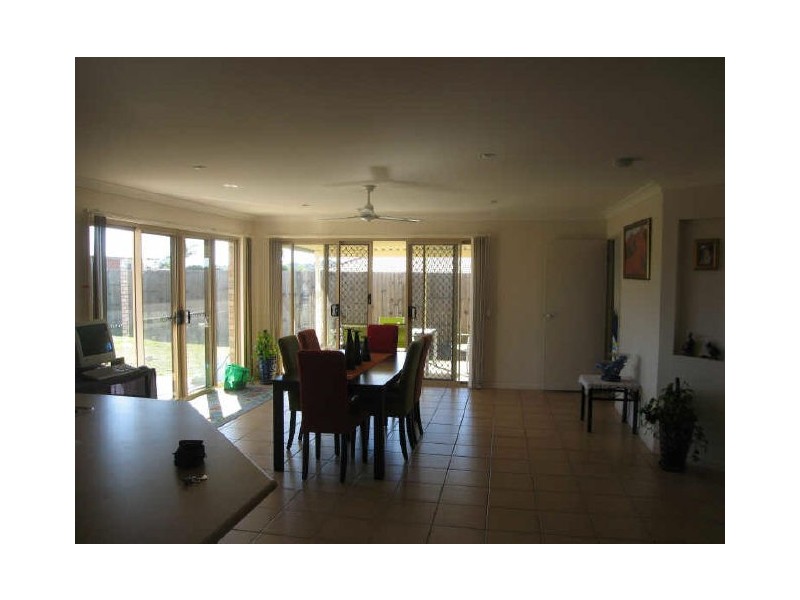 33 Banksia Drive, Raceview QLD 4305