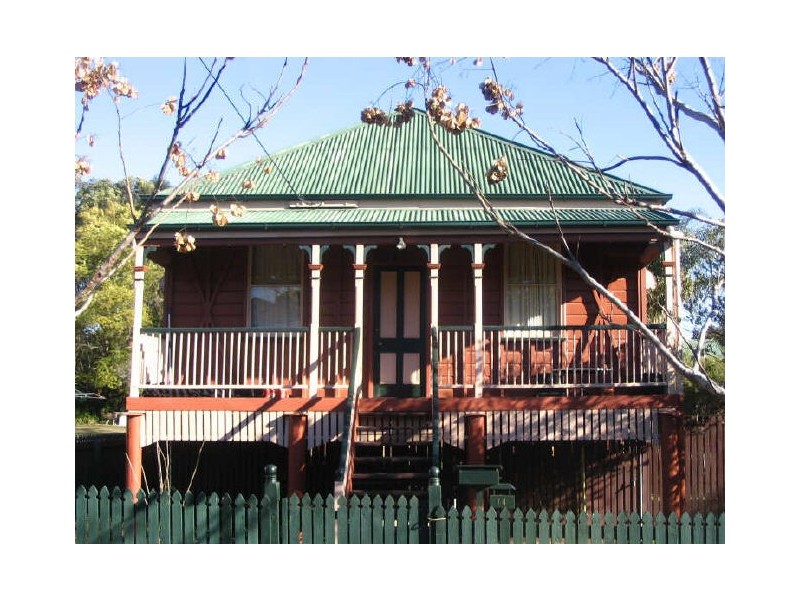 14 Moffatt Street, Ipswich QLD 4305