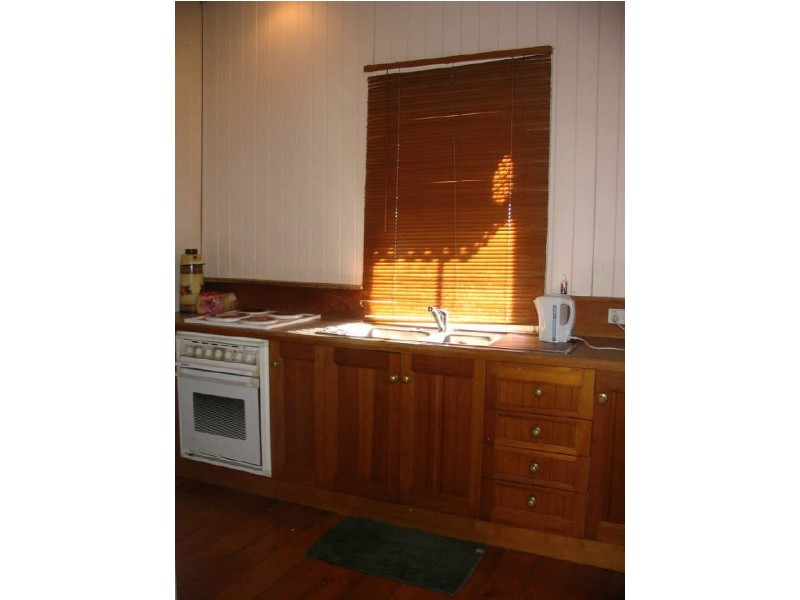 14 Moffatt Street, Ipswich QLD 4305