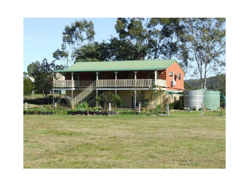 10 School Road, Grandchester QLD 4340