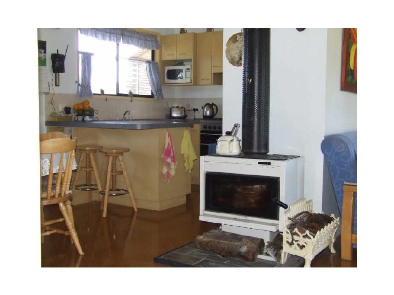 10 School Road, Grandchester QLD 4340