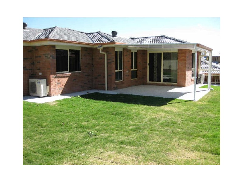 8 Hazelwood Court, Flinders View QLD 4305