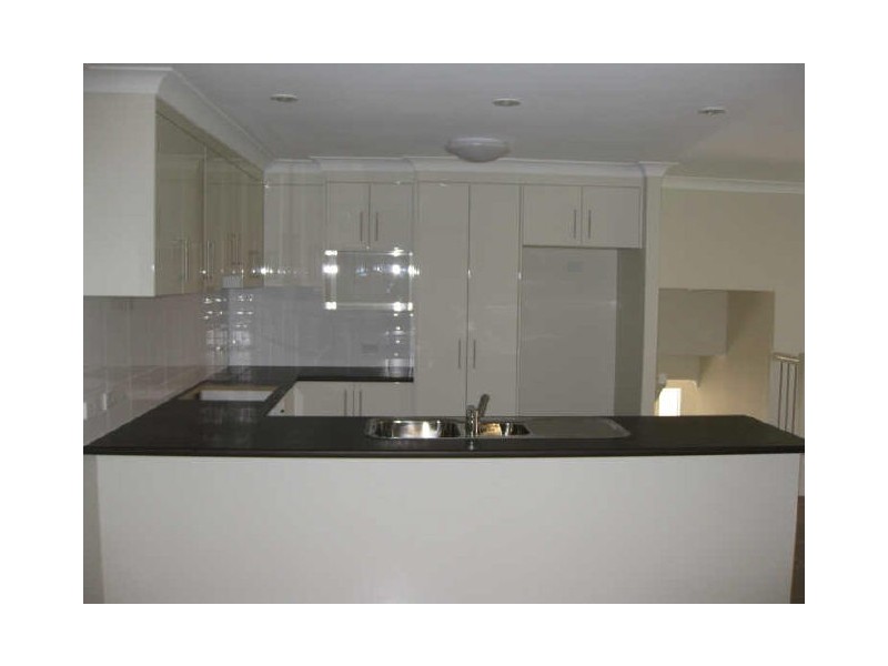 8 Hazelwood Court, Flinders View QLD 4305