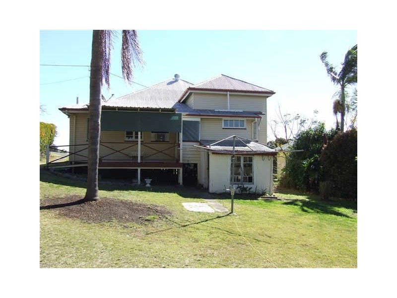 10 Church Street, Lowood QLD 4311