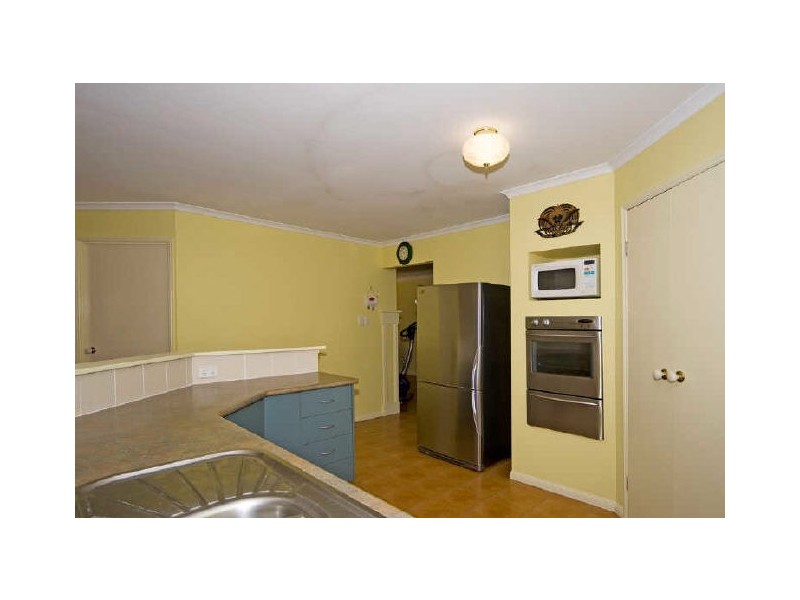 16 Kerners Road, Yamanto QLD 4305