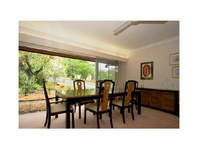 17 Stanley Street, North Booval QLD 4304