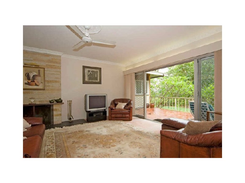 17 Stanley Street, North Booval QLD 4304