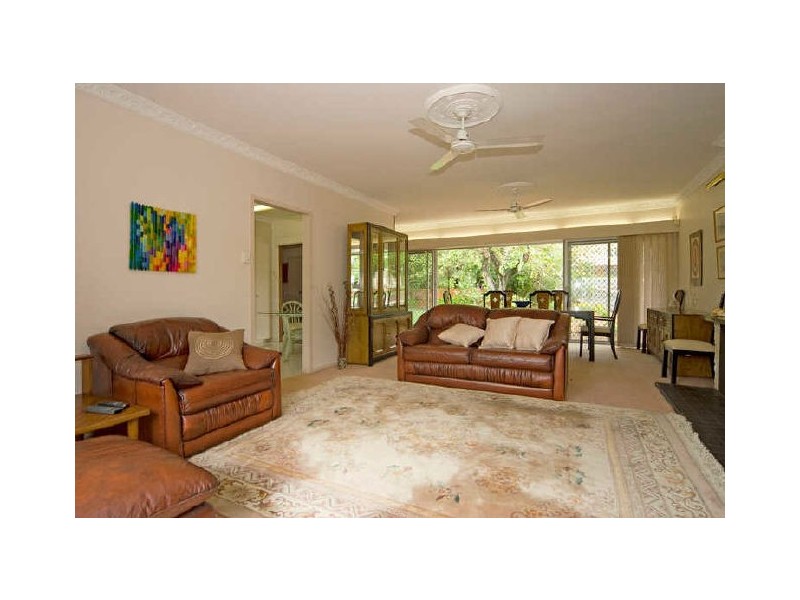 17 Stanley Street, North Booval QLD 4304