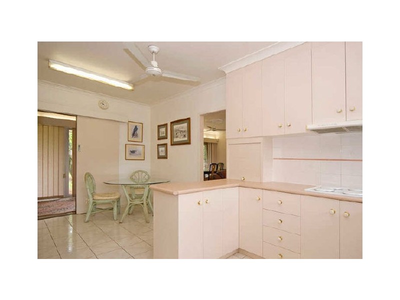 17 Stanley Street, North Booval QLD 4304