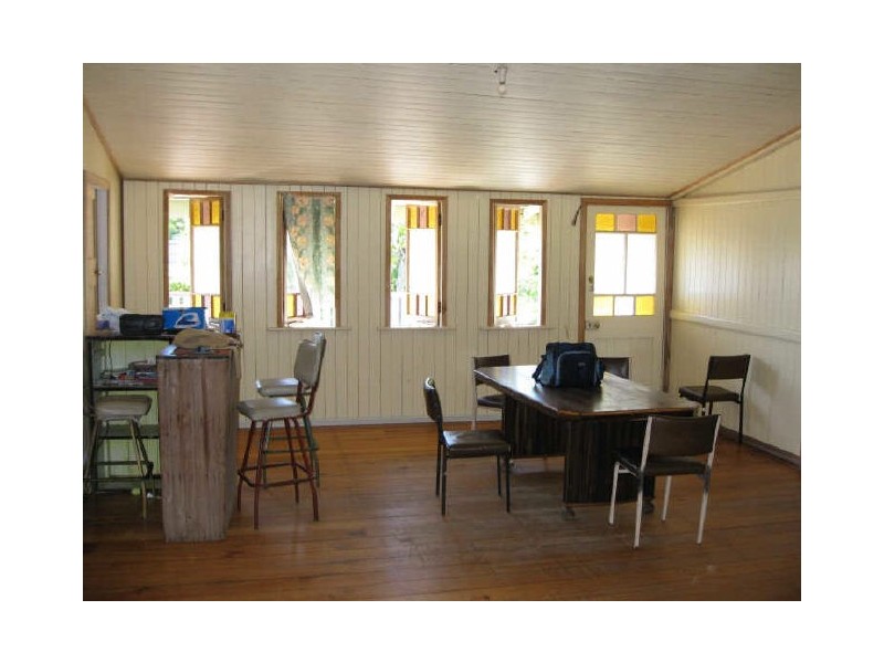 27 Alexandra Street, Booval QLD 4304