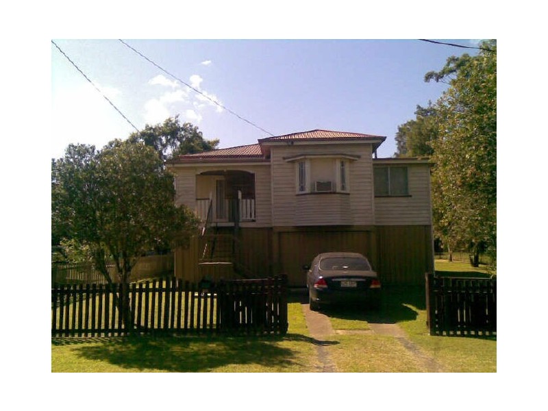 18 New Chum, Dinmore QLD 4303