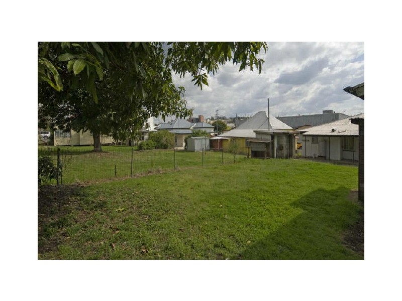 24 & 26 Thorn Street, Ipswich QLD 4305