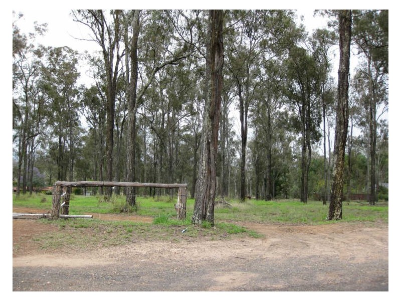 27 Beacon Road, Lowood QLD 4311