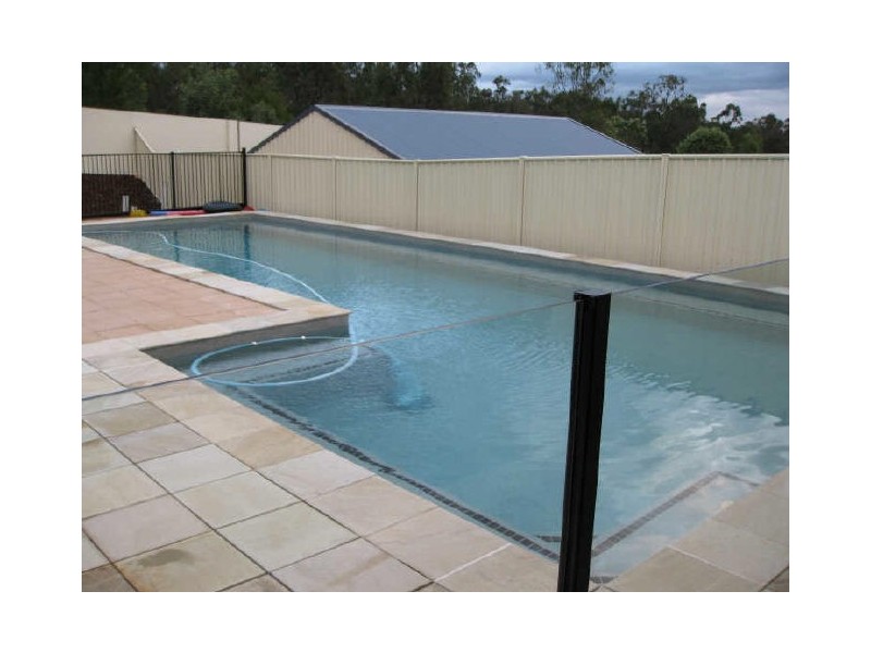 74 Kensington Drive, Flinders View QLD 4305