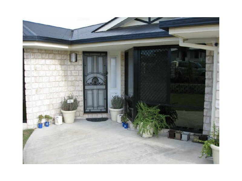 74 Kensington Drive, Flinders View QLD 4305