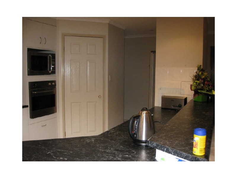 74 Kensington Drive, Flinders View QLD 4305