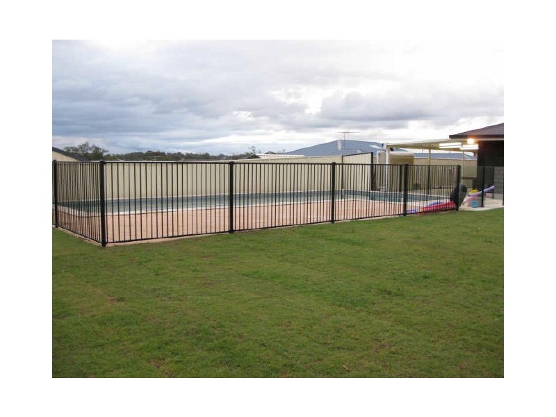 74 Kensington Drive, Flinders View QLD 4305