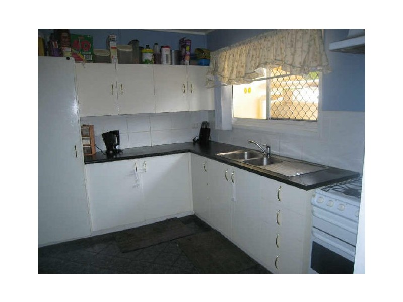 6 Petrie Street, Leichhardt QLD 4305