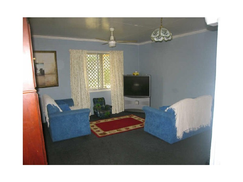 6 Petrie Street, Leichhardt QLD 4305