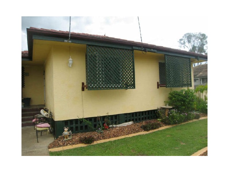 6 Petrie Street, Leichhardt QLD 4305