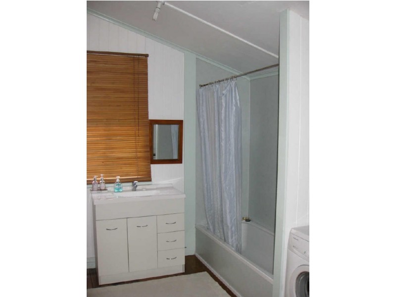 221 Warwick Road, Churchill QLD 4305