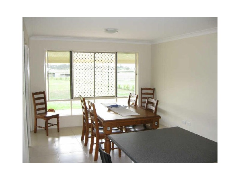 20 Ivory Close, Peak Crossing QLD 4306