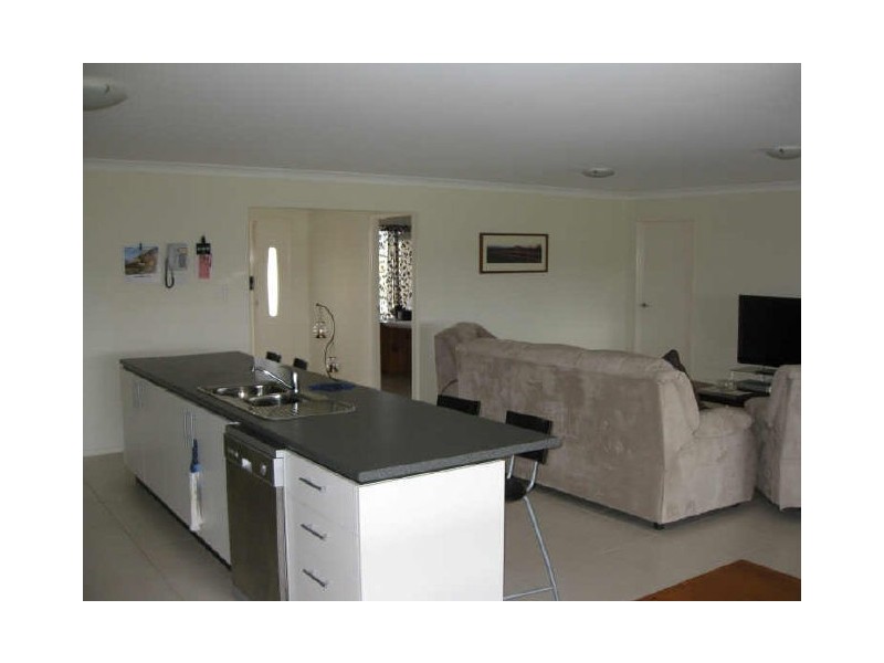 20 Ivory Close, Peak Crossing QLD 4306