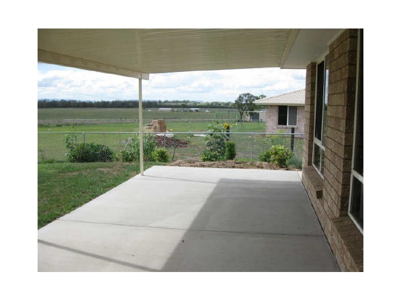 20 Ivory Close, Peak Crossing QLD 4306