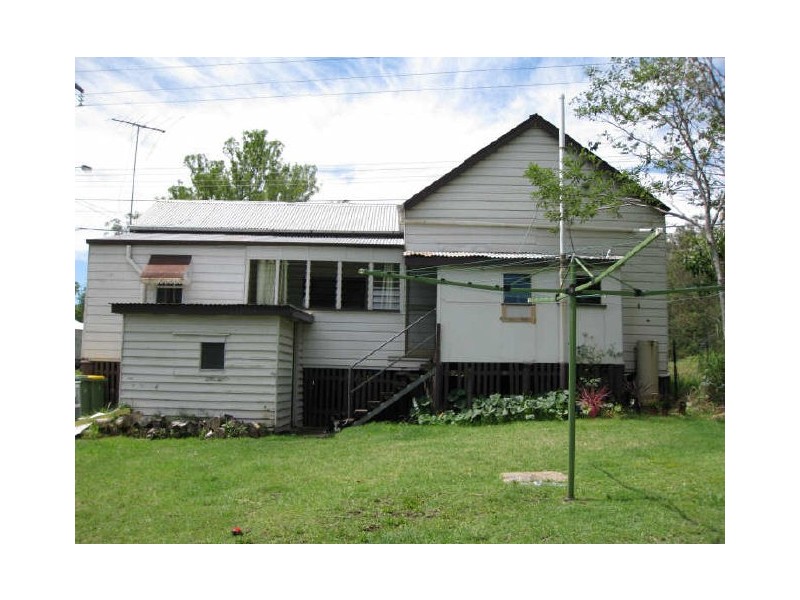 24 Mary Street, Blackstone QLD 4304