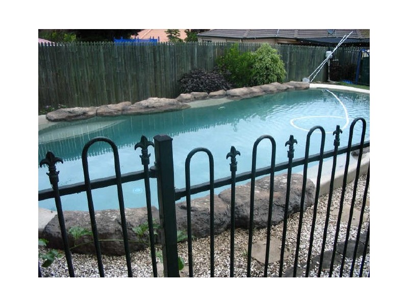 7 Backhouse Court, Brassall QLD 4305