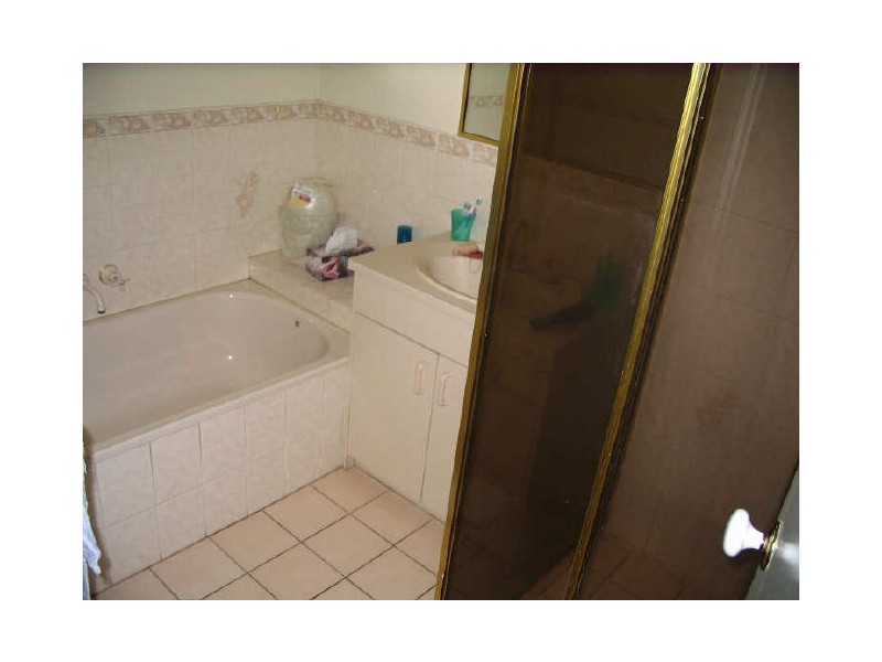 7 Backhouse Court, Brassall QLD 4305