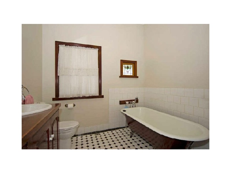 68 Pine Mountain Road, North Ipswich QLD 4305