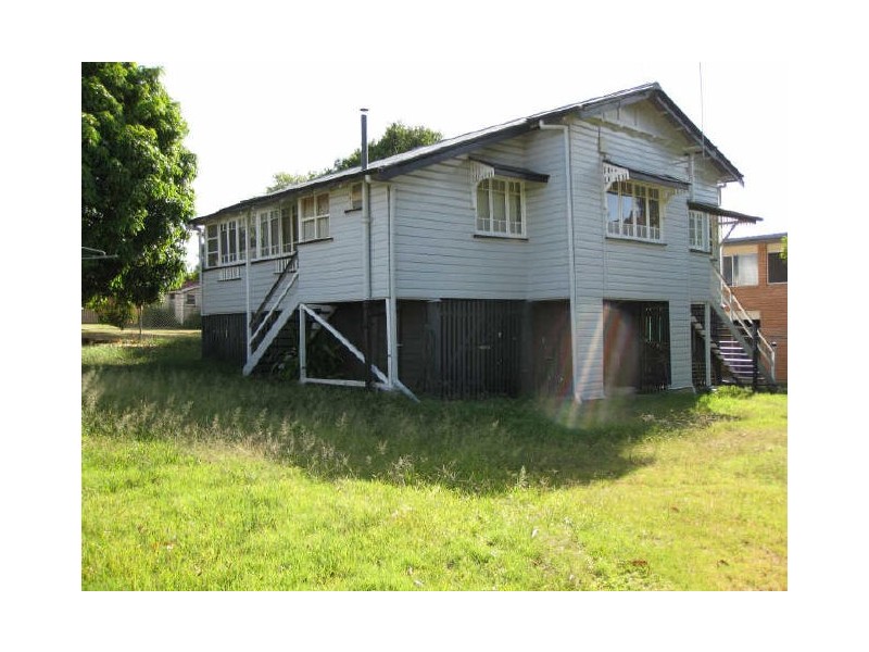 25 Quarry Street, Ipswich QLD 4305